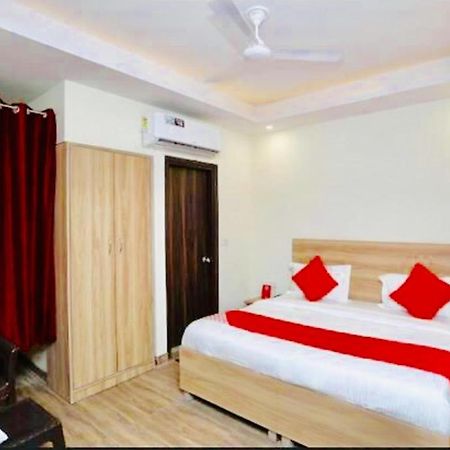 Hotel Golden Bliss At New Delhi Airport Экстерьер фото