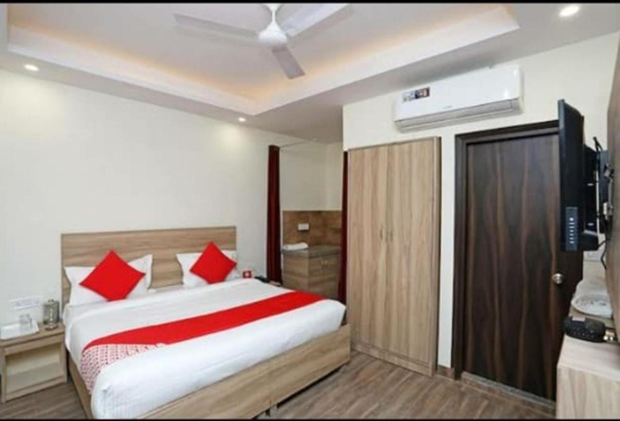 Hotel Golden Bliss At New Delhi Airport Экстерьер фото