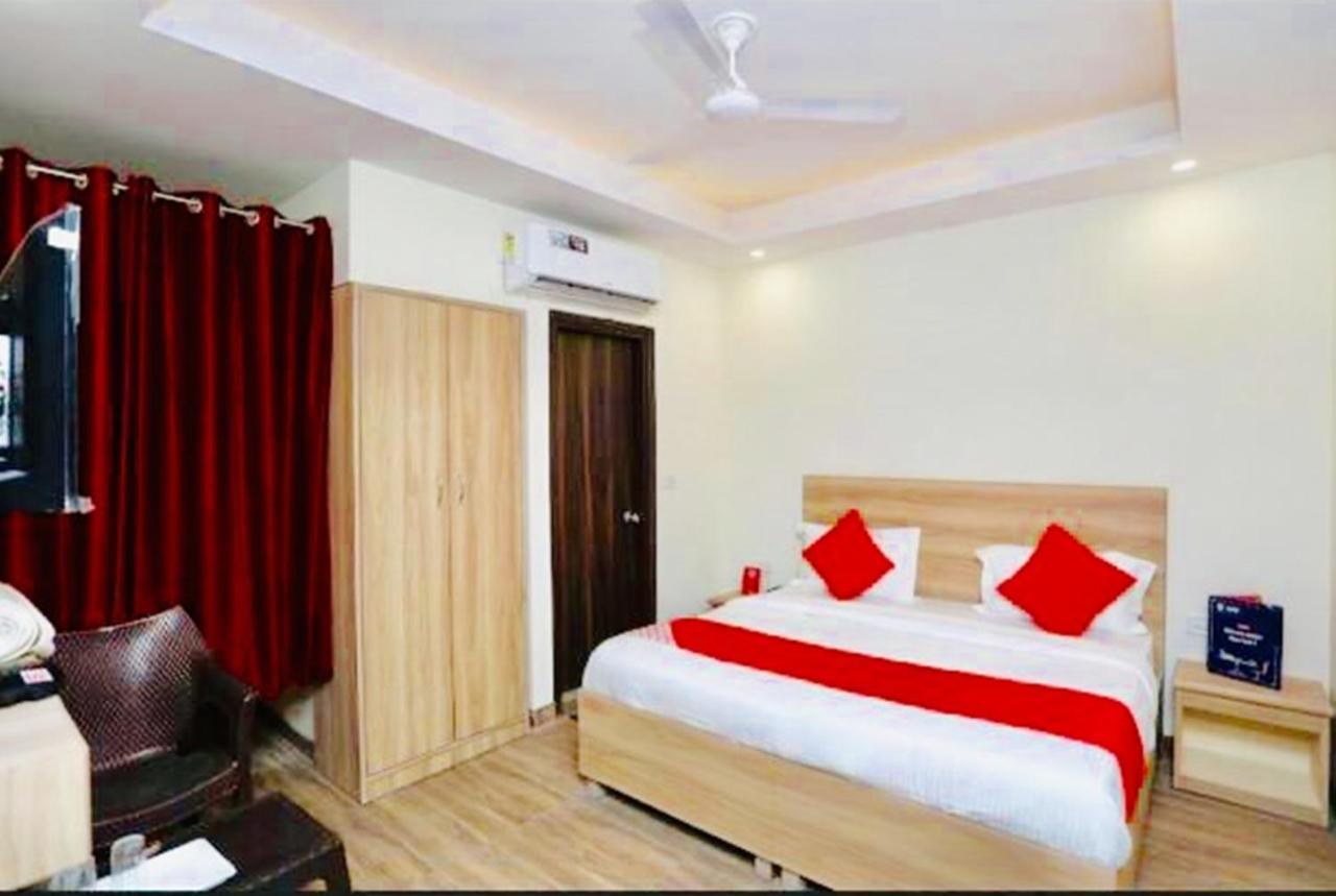 Hotel Golden Bliss At New Delhi Airport Экстерьер фото