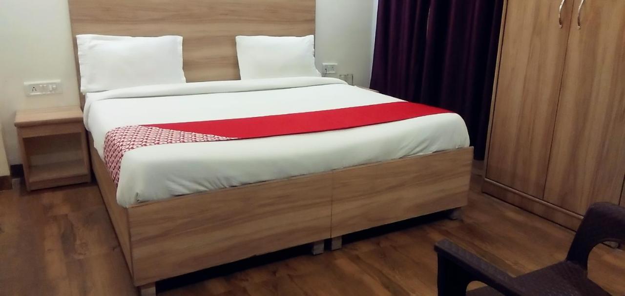 Hotel Golden Bliss At New Delhi Airport Экстерьер фото